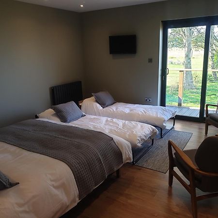 Open Acres Accommodation And Airport Parking Backwell Exterior photo