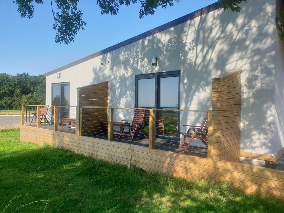 Open Acres Accommodation And Airport Parking Backwell Exterior photo